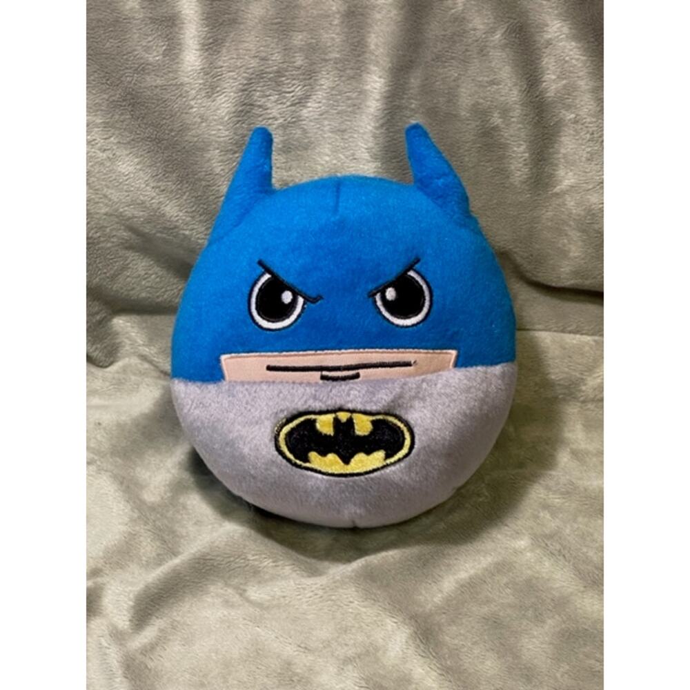DC Comics 7" Batman Round Plush (Six Flags Exclusive)